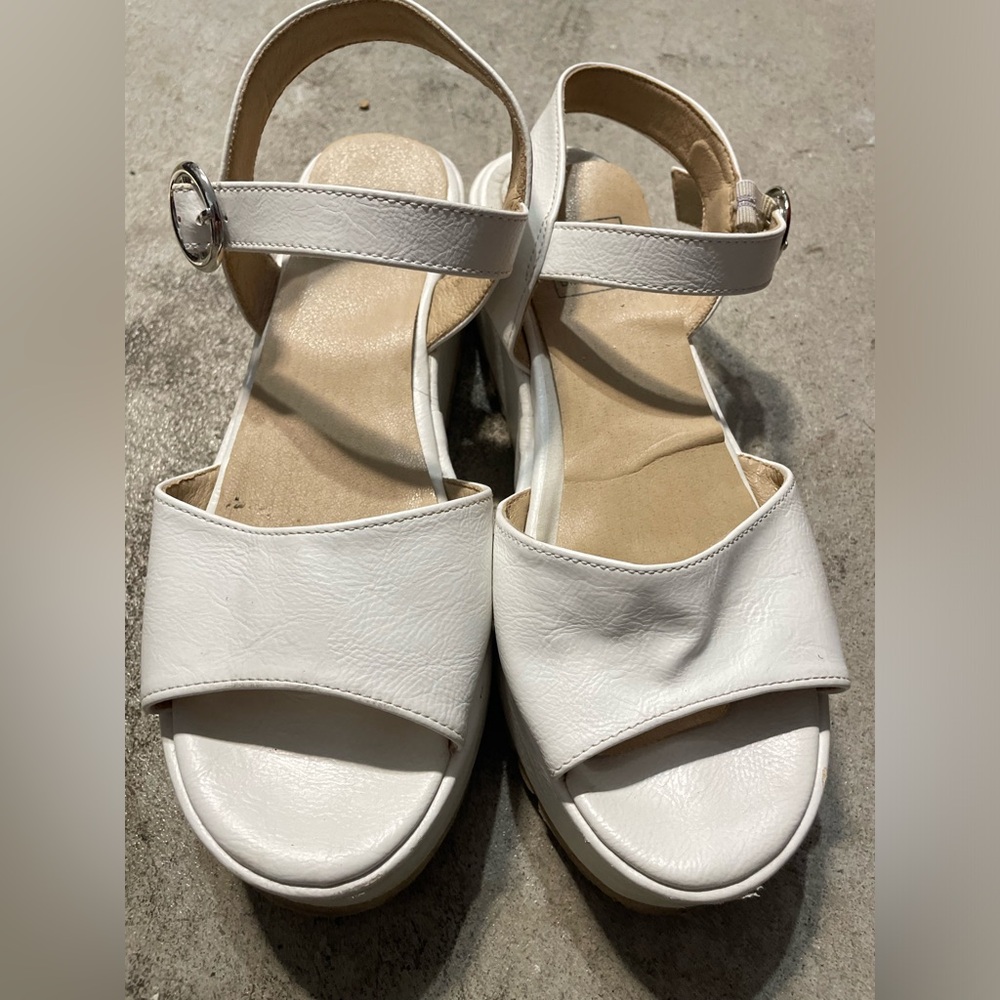 Dirty Laundry White Women's Sandals